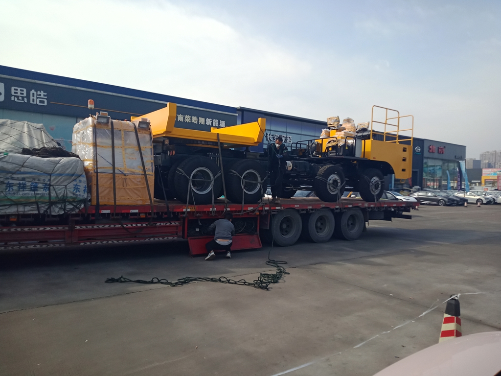 “洛阳造”特制工程车驰骋上海黄浦江底越江隧道