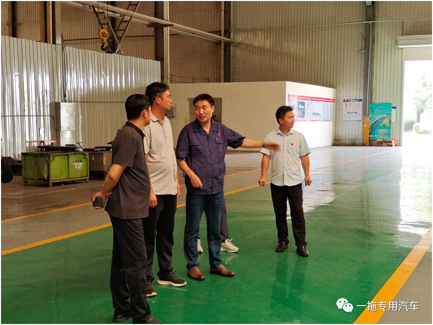 拼市场热情似火 洒汗水不惧酷暑